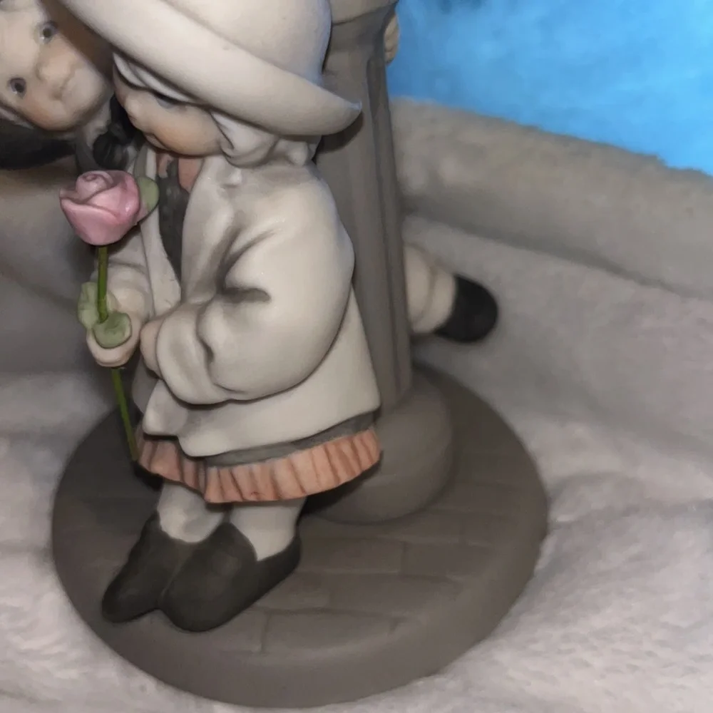 1996 Enesco vintage Accents Porcelain “Peek-a-Boo I love you” figurine